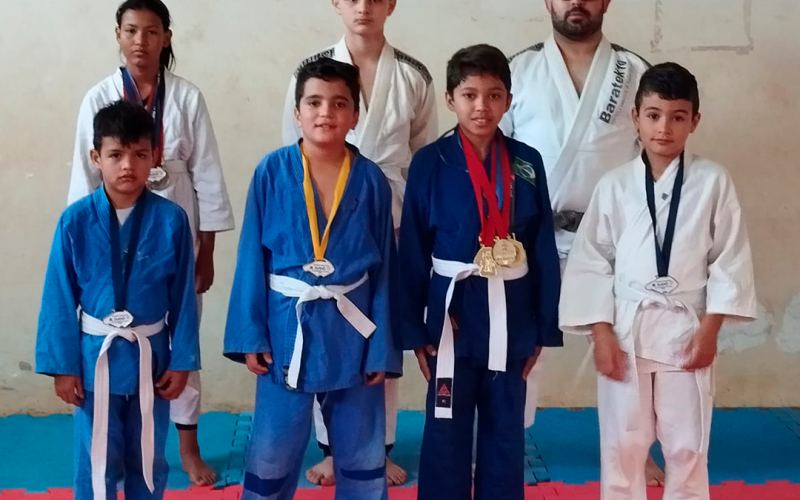  Campeonato Paranaense de Aspirantes e torneio de judô. 