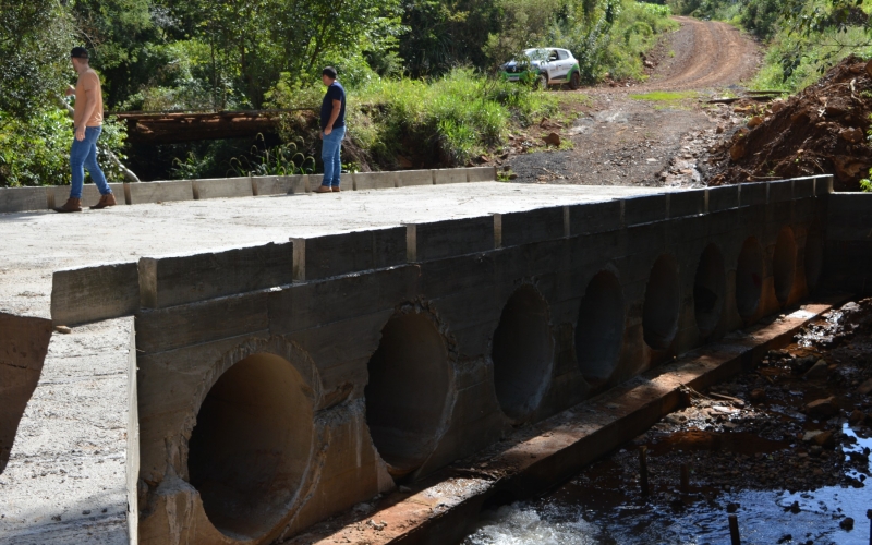 Viação e Obras continua trabalho de melhoria das estradas rurais.