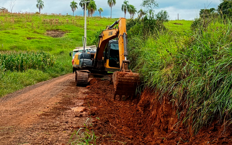 Viação e Obras Intensifica Trabalhos no Interior do Município.